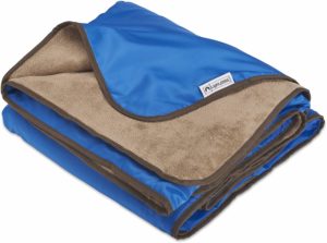 #4. XL Plush Fleece Outdoor Stadium Camping Blanket