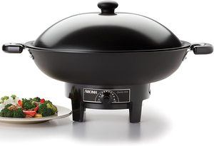 5. Aroma Housewares AEW-305 Electric Wok