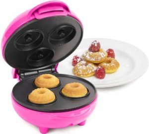 3. Nostalgia My Mini Lava & Bundt cake maker